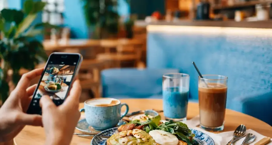 Why Best Filters to Enhance Kooky Plate KL’s Blue and Wood Tones Work So Well